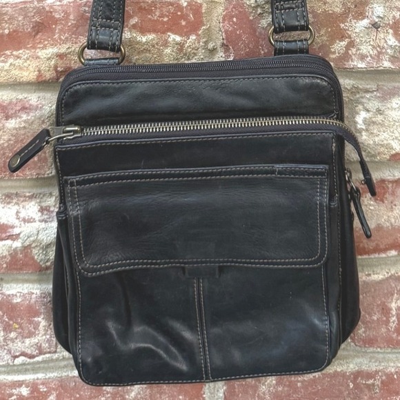 Vintage Fossil Black Leather Crossbody Messenger Bag Brass Hardware - Picture 2 of 10